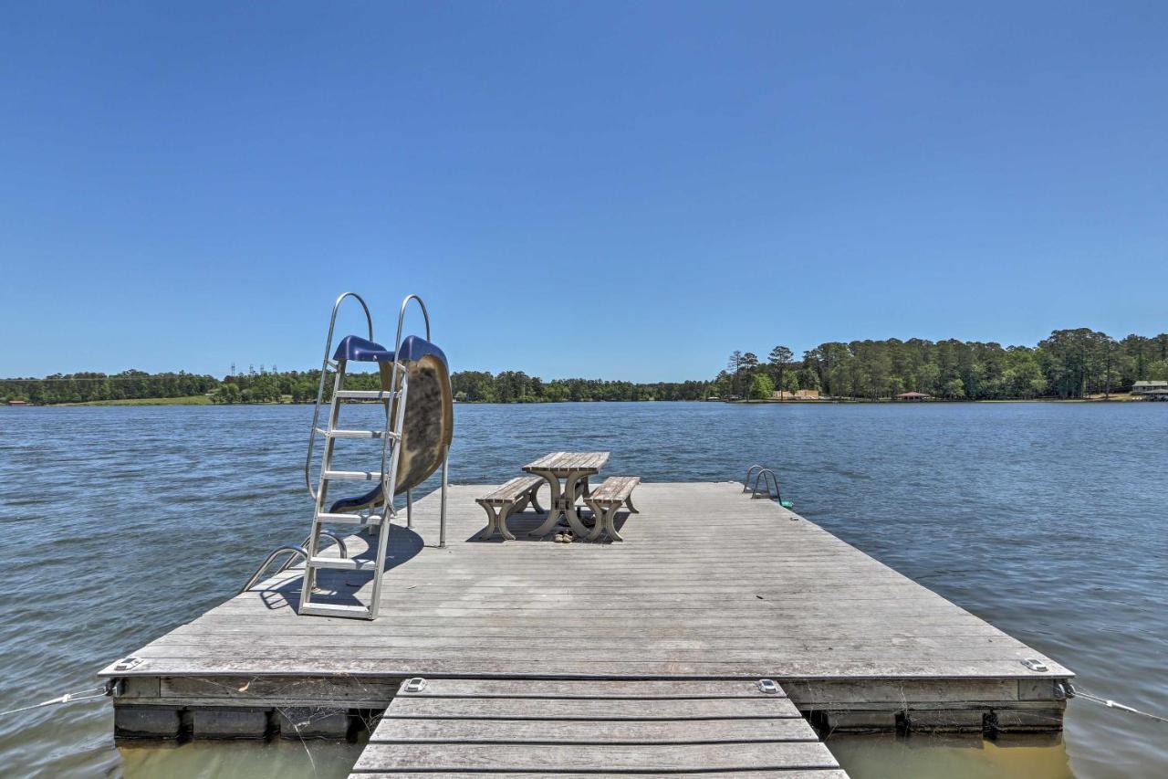 House With Dock And Slide Situated On Lake Sinclair! Sparta Esterno foto