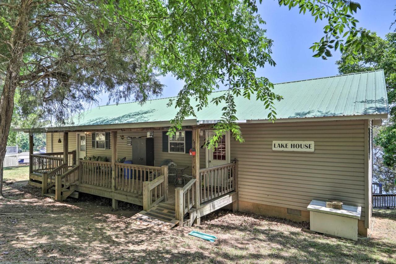 House With Dock And Slide Situated On Lake Sinclair! Sparta Esterno foto