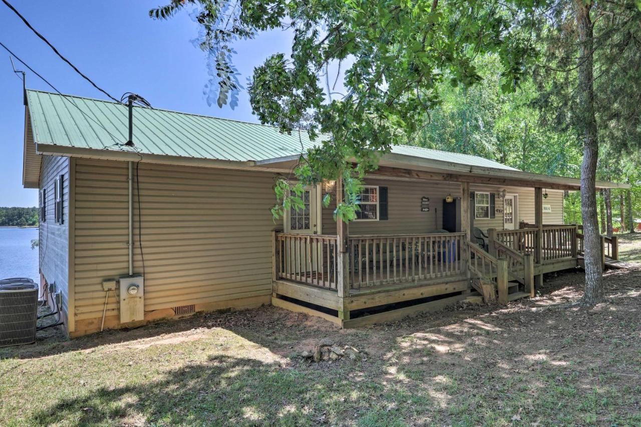 House With Dock And Slide Situated On Lake Sinclair! Sparta Esterno foto